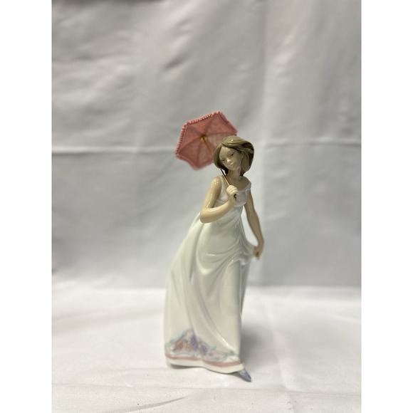 LLADRO AFTERNOON PROMENADE PORCELAIN FIGURINE # 7636 IN ORIGINAL BOX 1995 - Picture 2 of 8